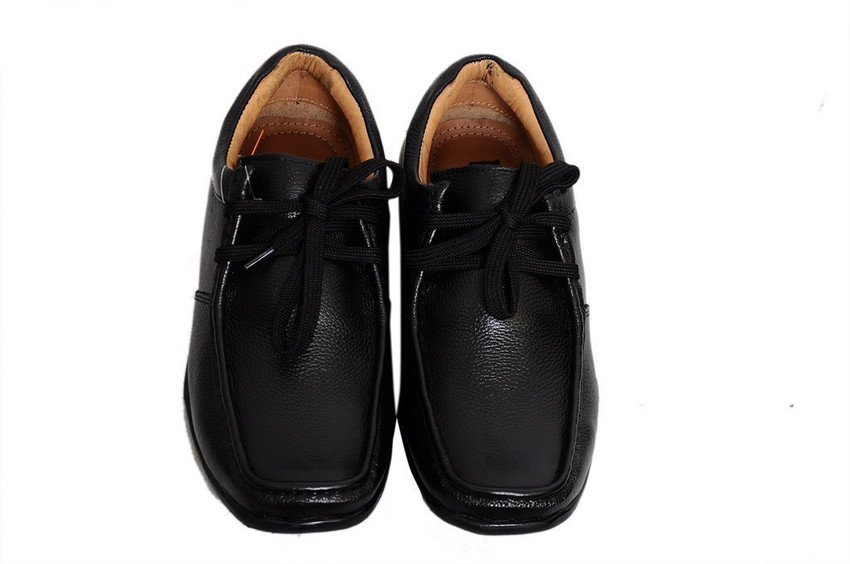 ZOOM Zoom Men s Pure Leather Formal Shoes D 2571 Black 9 Lace Up For Men Buy Black Color ZOOM Zoom Men s Pure Leather Formal Shoes D 2571 Black 9 Lace Up For Men Online at Best Price