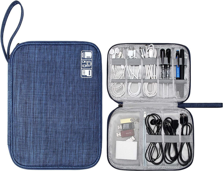 Travel digital outlet pouch
