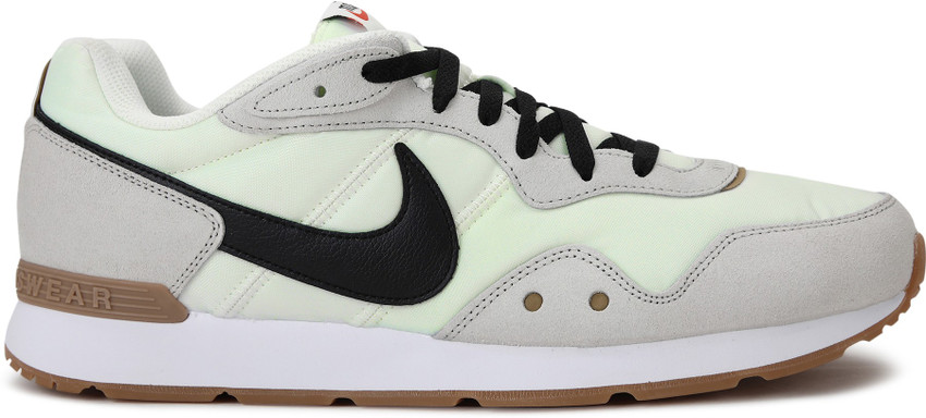 Nike ebernon deals low heren intersport
