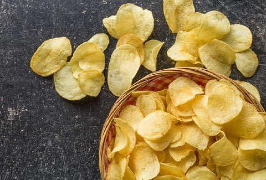 FreshoCartz Crispy and Crunchy Salted Potato Chips, Aloo Chips, Salty  Wafers, and Aalu Chips 200 g of Falahari Chips : : Grocery &  Gourmet Foods