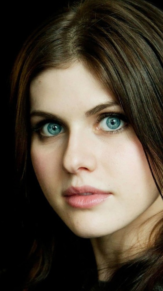 Actress Women Alexandra Daddario Blue Eyes Matte Finish Poster Paper Print  - Personalities posters in India - Buy art, film, design, movie, music,  nature and educational paintings/wallpapers at