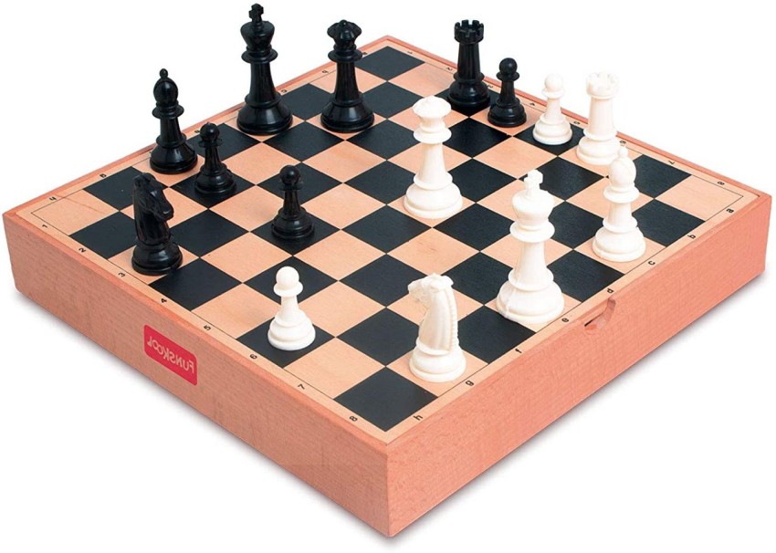 Squared magnetic chess set in natural wood - with drawer