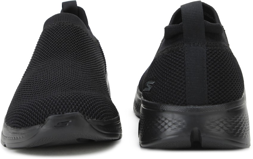 Skechers go outlet strike slip on