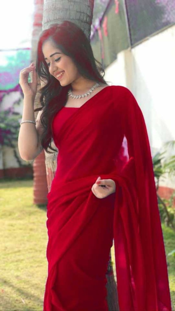 Where To Get The Quintessential Red Banarasi Bridal Saree  WedMeGood