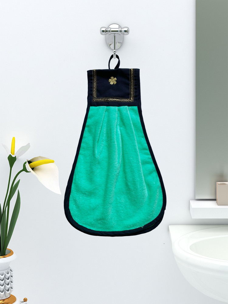 Hanging hand 2025 towel