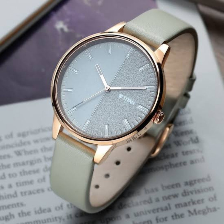 Titan company ladies watch 2025