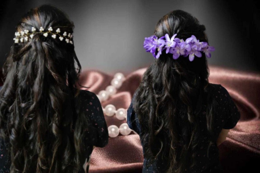 DeeKay PURPLE FLORA AND WHITE PEARLS FOR HAIR DECORATION Hair