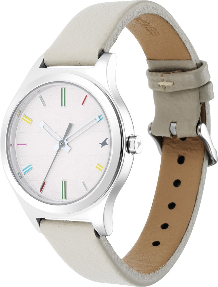 Fastrack watches below outlet 700