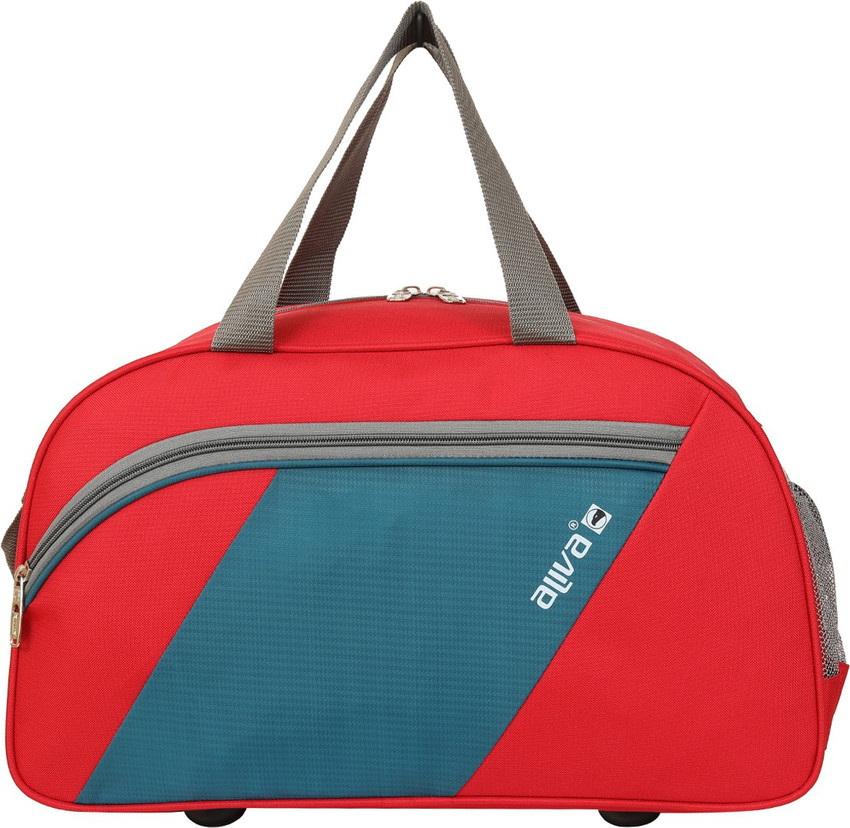 Small carry on duffel bag clearance