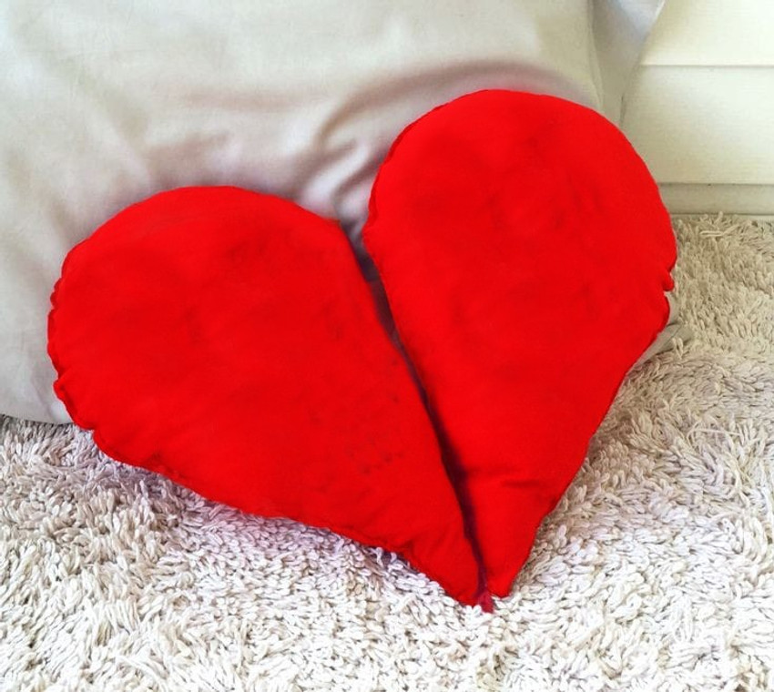 Heart shaped store pillow flipkart