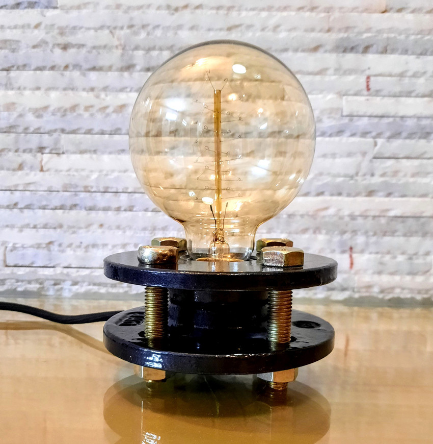 Filament shop table lamp
