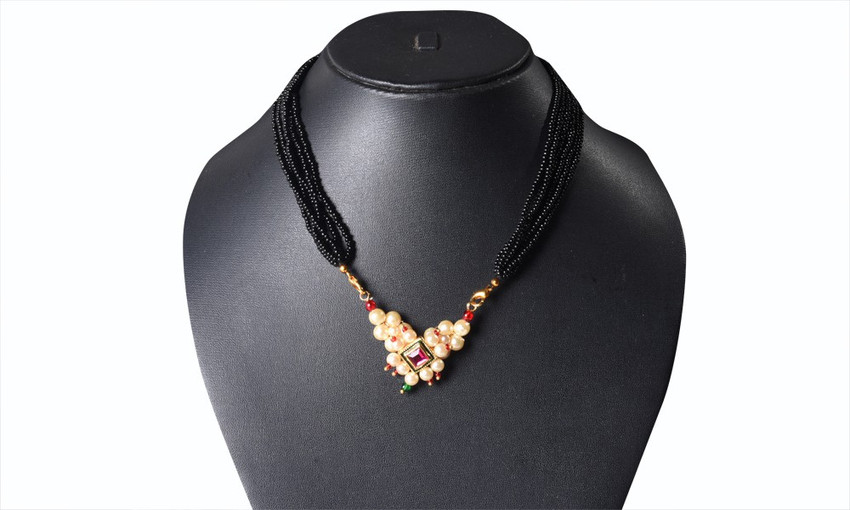 Gargish Traditional Kolhapuri Style Nath Mangalsutra with Pot Design for GIrls and Women Alloy Necklace Price in India Buy Gargish Traditional Kolhapuri Style Nath Mangalsutra with Pot Design for GIrl...