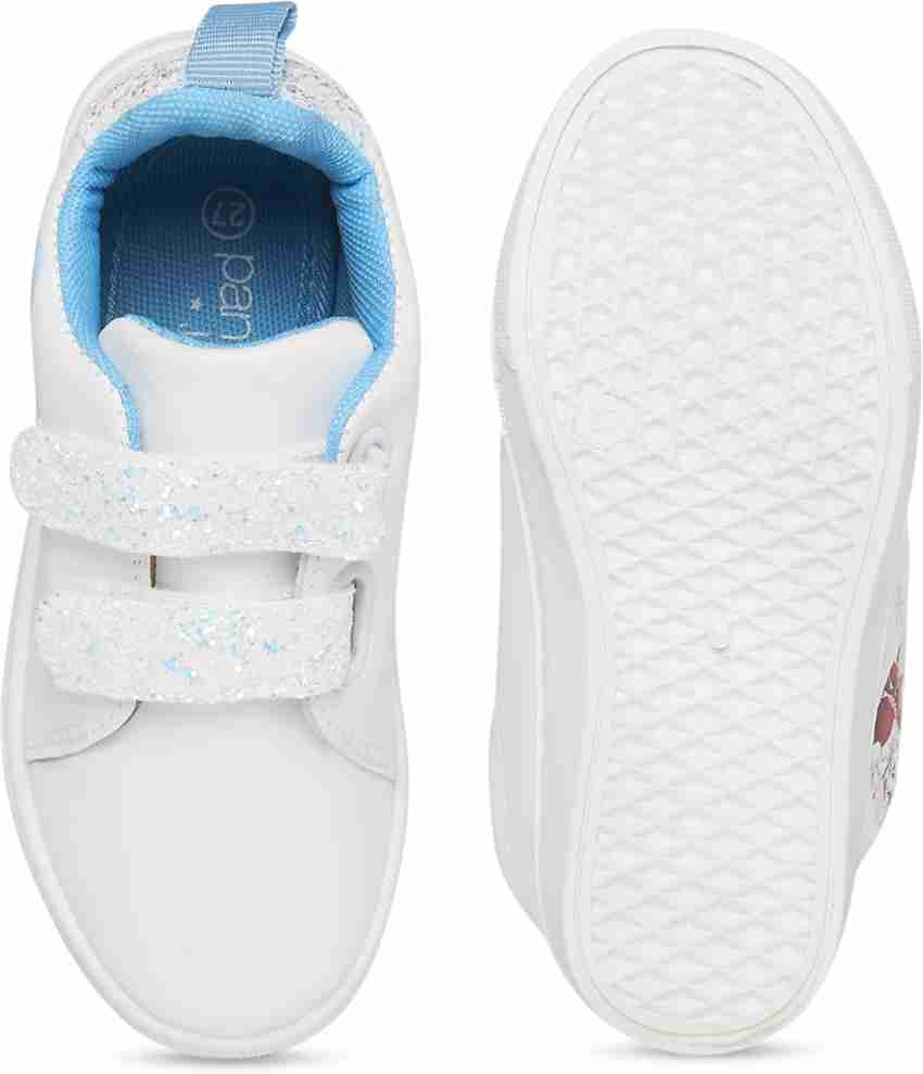 Pantaloons hotsell white sneakers