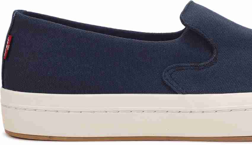 Levi s easyest summit slip on