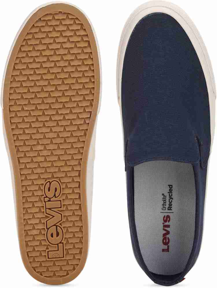 Levi's slip on shoes best sale