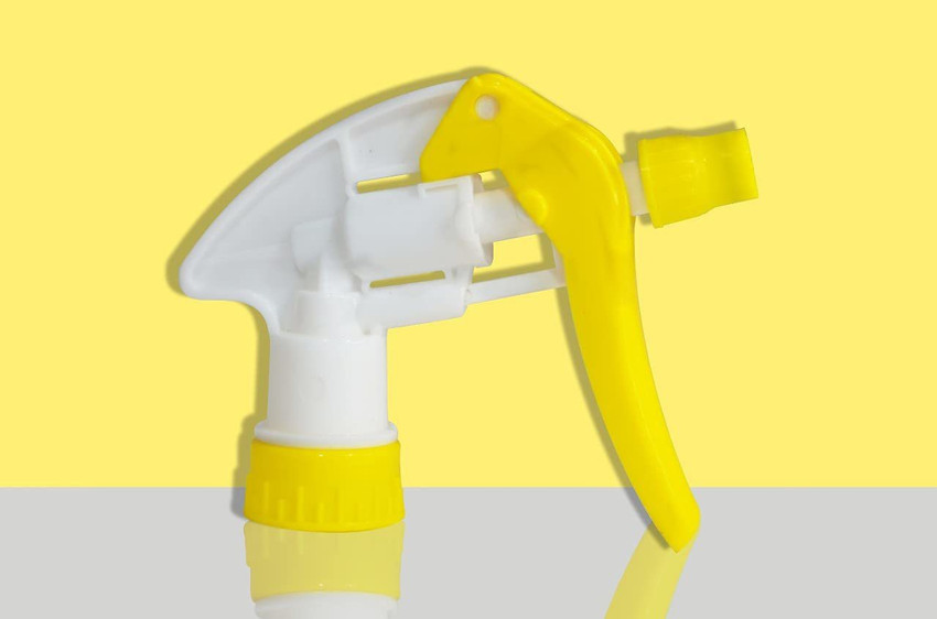Plastic bottle best sale spray head