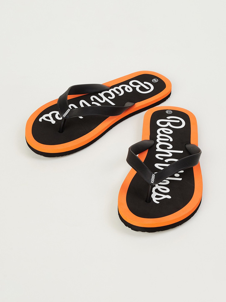 Forca chappals store