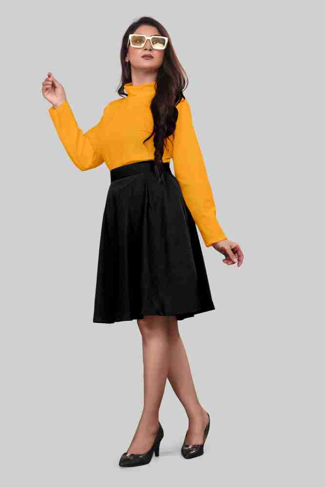 Black skirt shop and yellow top