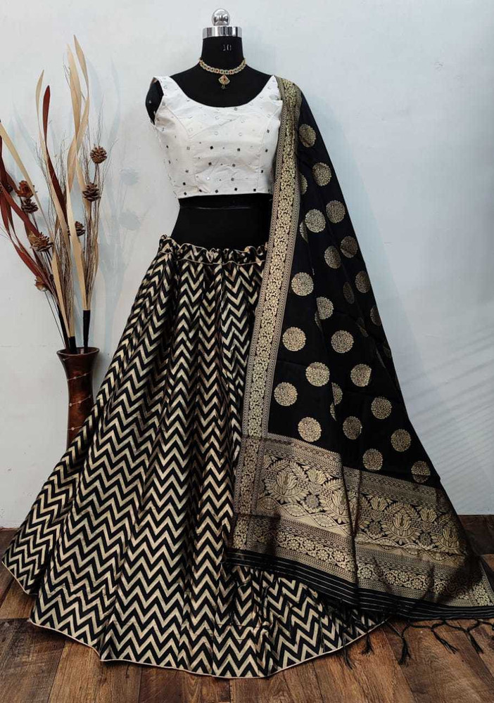 White sale lehenga flipkart
