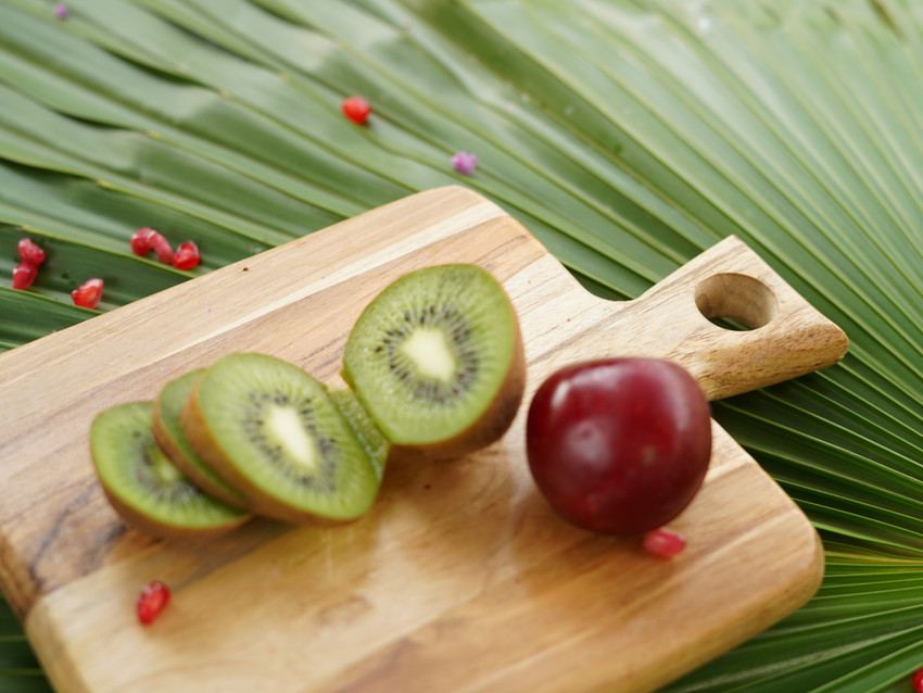 Fruit chopping board store