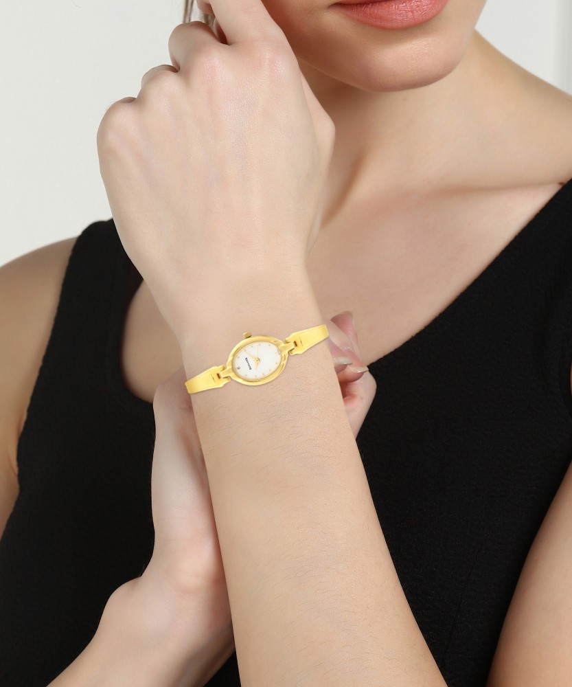 Gold discount dainty watch