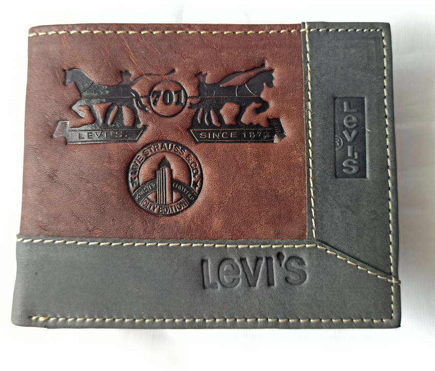 Levis mens top wallet flipkart