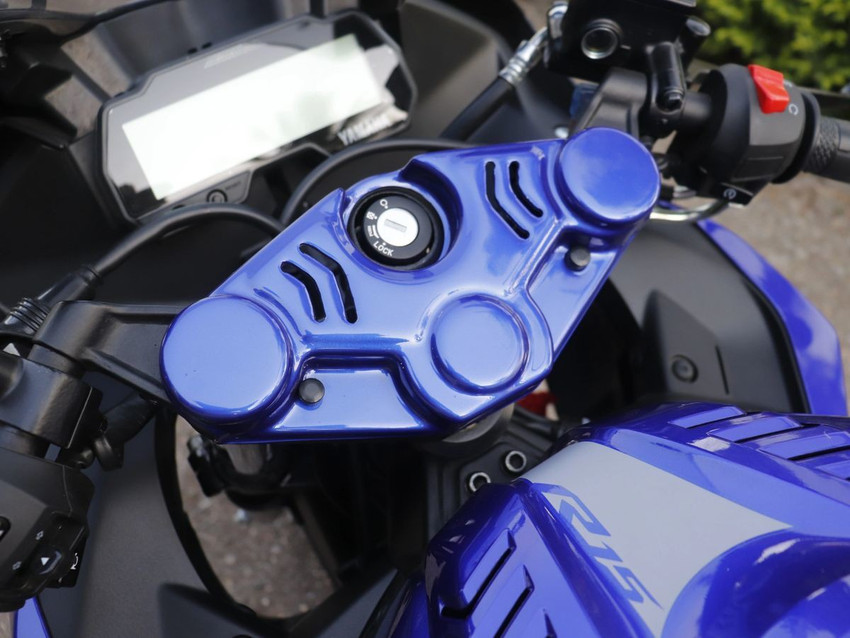 R15 v3 accessories flipkart on sale
