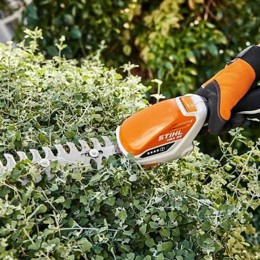 STIHL HSA 26 Cordless Shrub Shears Hedge Trimmer AS2 Batery Al 1