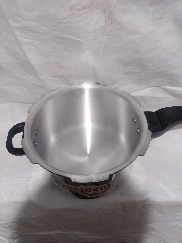 President 5 L Outer Lid Pressure Cooker Price in India Buy President 5 L Outer Lid Pressure Cooker online at Flipkart