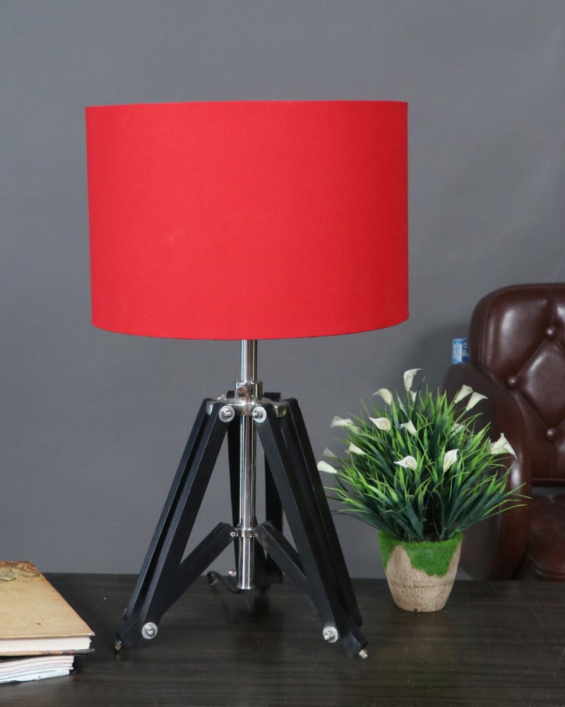 Small tripod table deals lamp