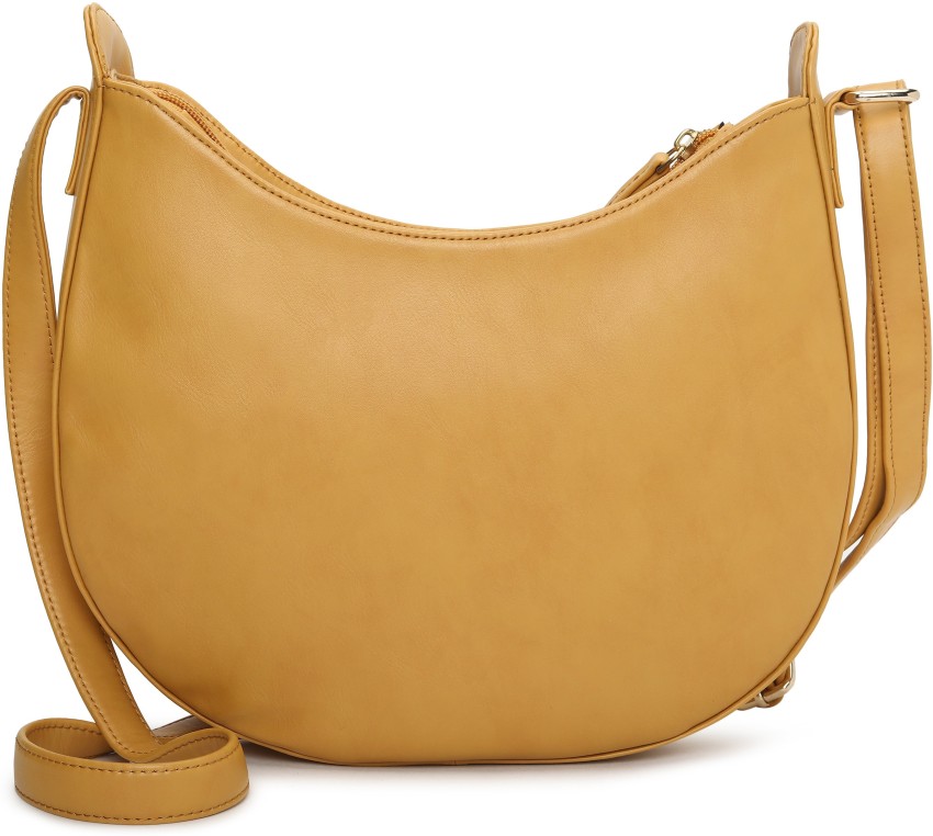MANGO Black Solid Structured Baguette Shoulder Bag Price in India, Full  Specifications & Offers