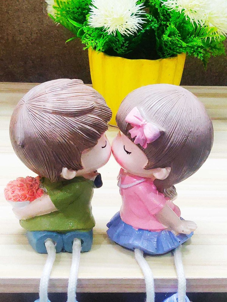 Style My Home Cute Kissing Couples with Hanging Legs, Couple Statues