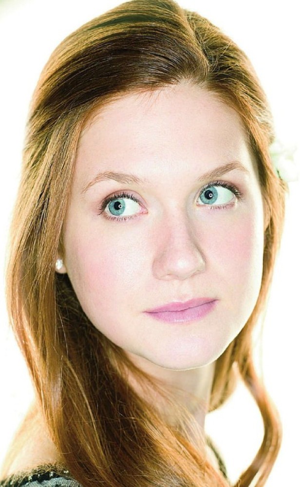 Bonnie Wright Wallpaper  Download to your mobile from PHONEKY