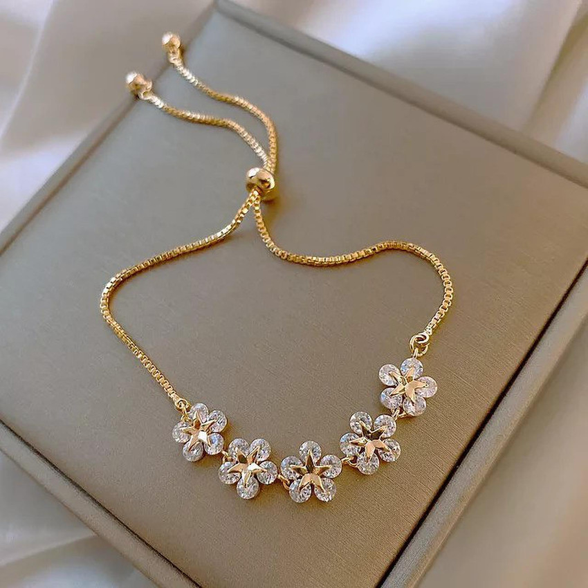 Gold bracelet new store design 2020