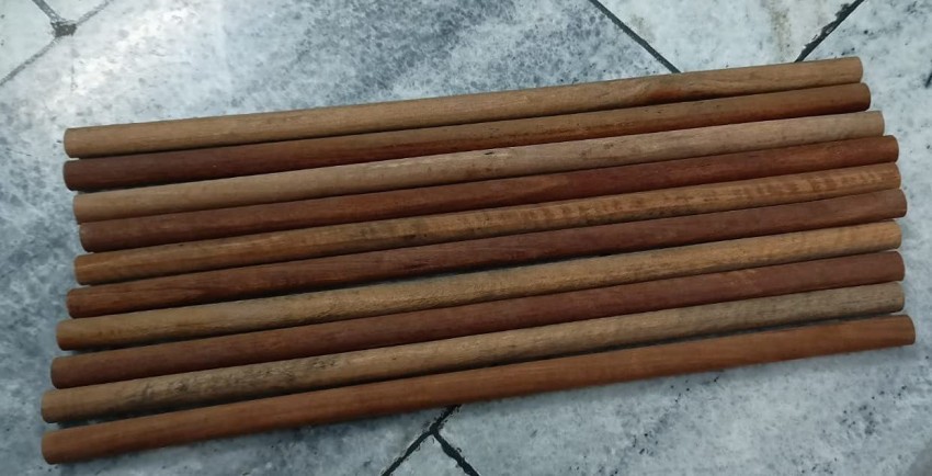 50pcs Wooden Dowel Rods Unfinished Wood Dowels, Solid Hardwood Sticks for Crafting, Macrame, DIY & More, Sanded Smooth, Brown
