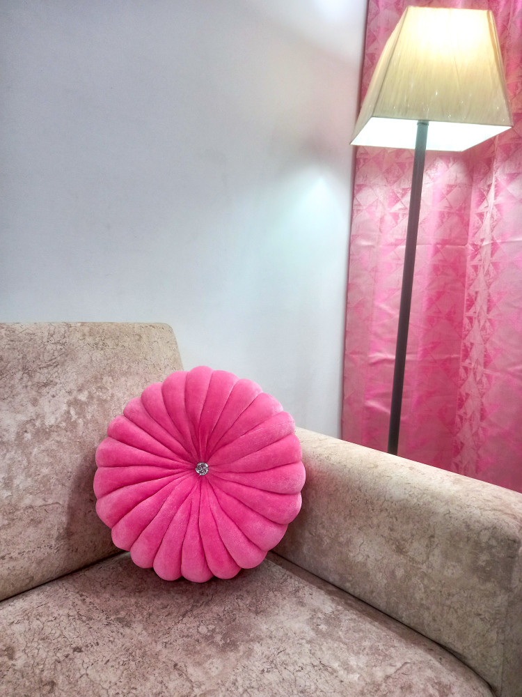 BUSINESS TALES Designer Smocking Round Plain Cushions Cover Buy
