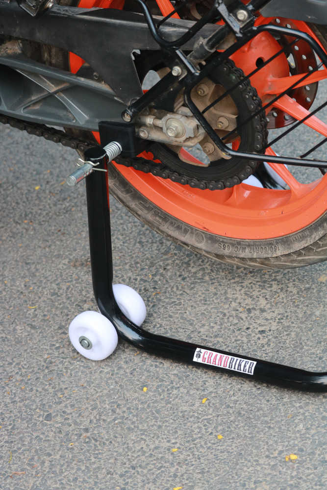 Grandbiker Rear Wheel Paddock Stand with Swing Arm Rest Bike