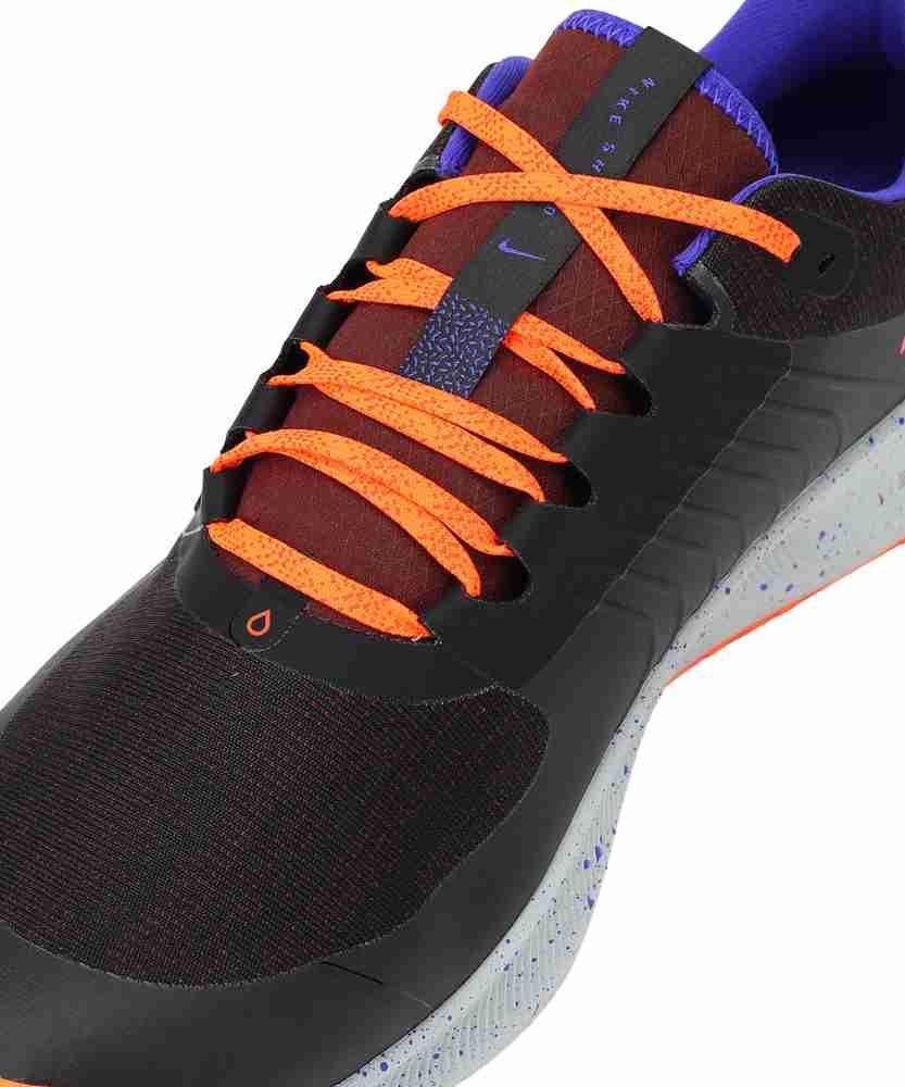 Nike black cheap orange running shoes
