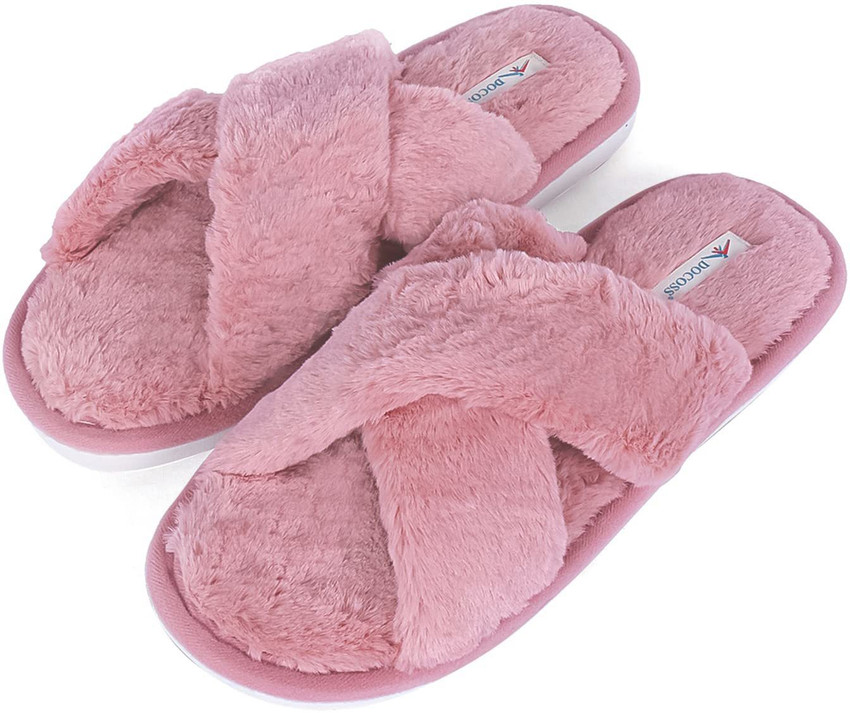 Pink fuzzy best sale flip flop slippers
