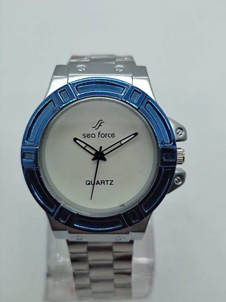 Force store quartz watch