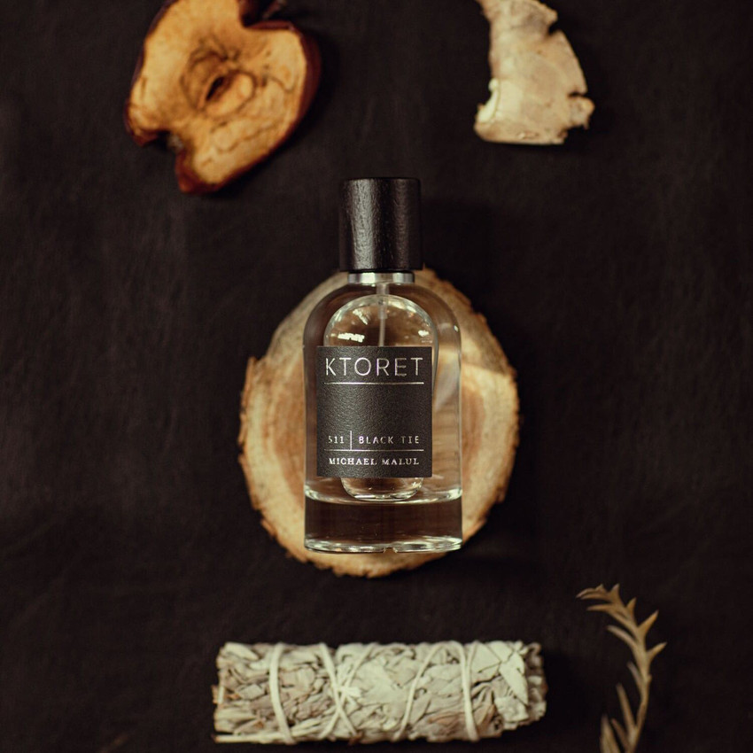 Black best sale tie perfume