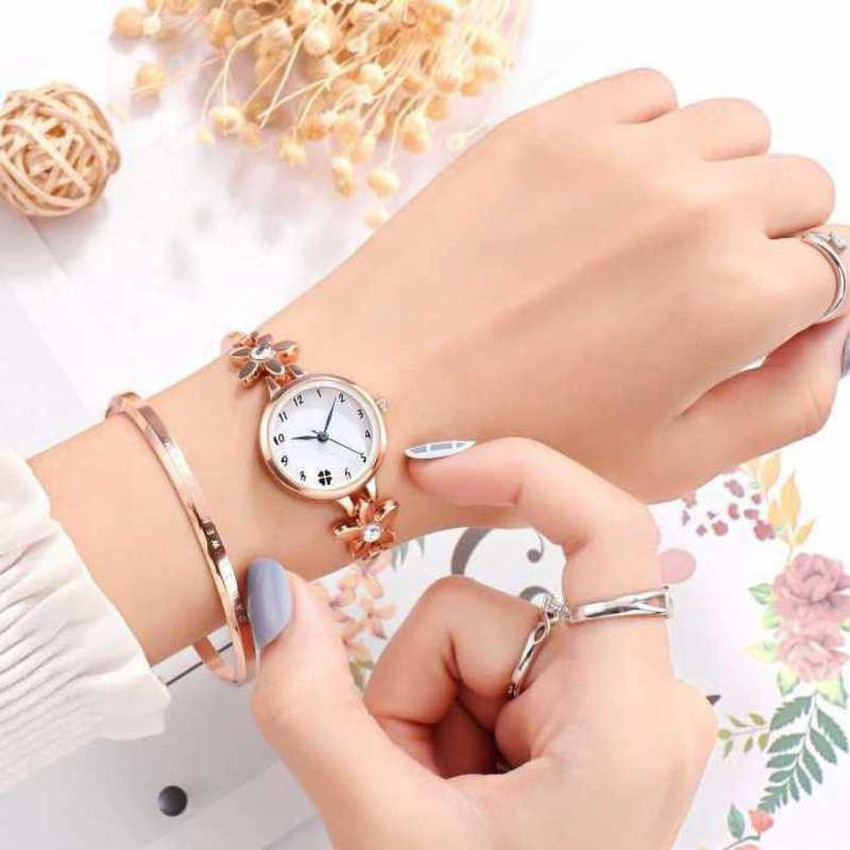 Fancy sales hand watch