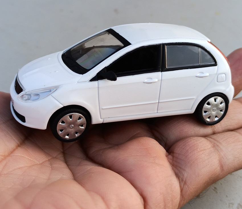 IMPRO Metal toy car Indica Vista Scale model Multi color 2 inch