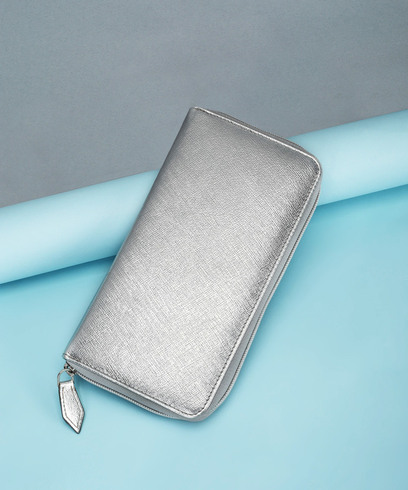 Silver clutch forever 21 sale