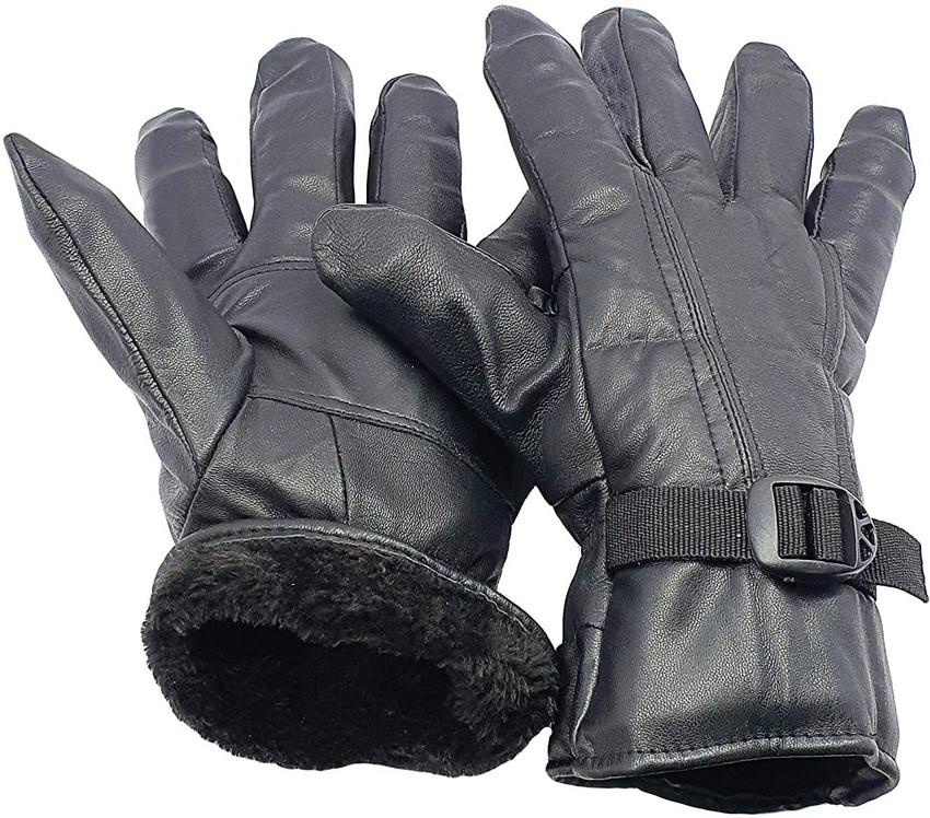 Hand gloves store for snow