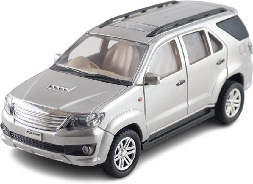 Fortuner diecast sale