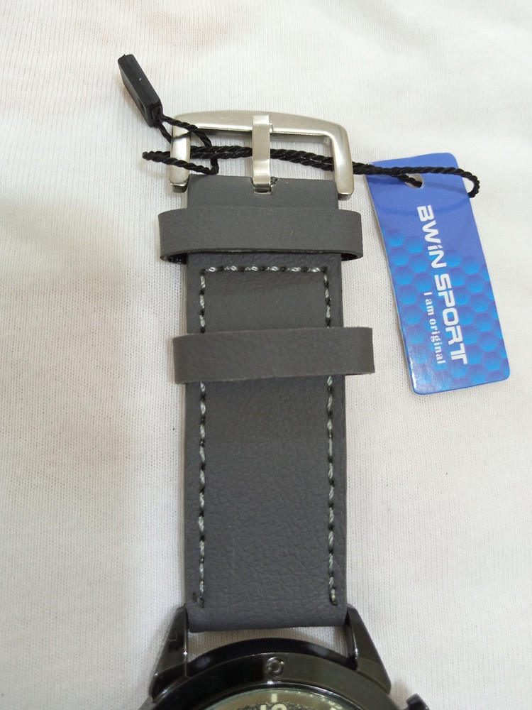 Awin sport deals quartz watch price