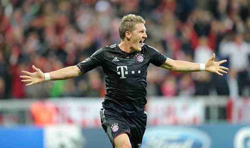 Bastian Schweinsteiger Bayern Munich Star Football Player Bayern Munich FC Matte Finish Poster Photographic Paper Movies Gaming Music Sports Quotes Motivation TV Series posters in India Buy art film