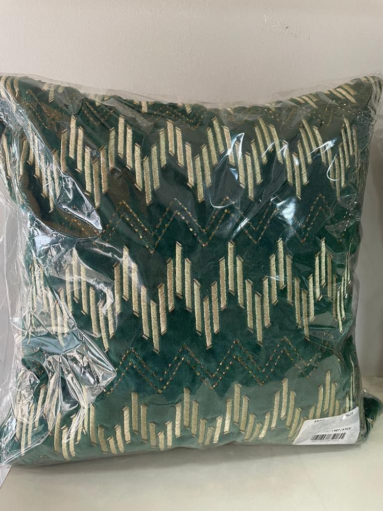D decor shop pillows