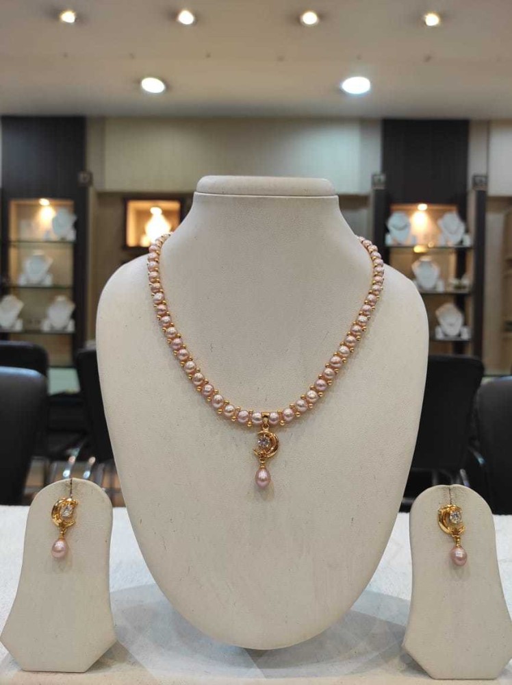 Light weight sale gold pearl necklace